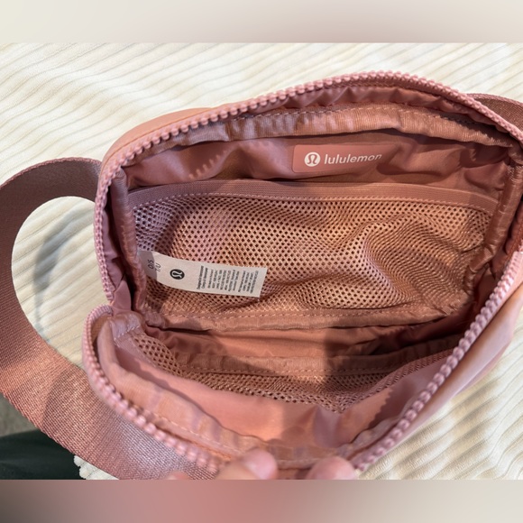Lululemon Athletica Rose Belt Bag - Picture 4 of 5